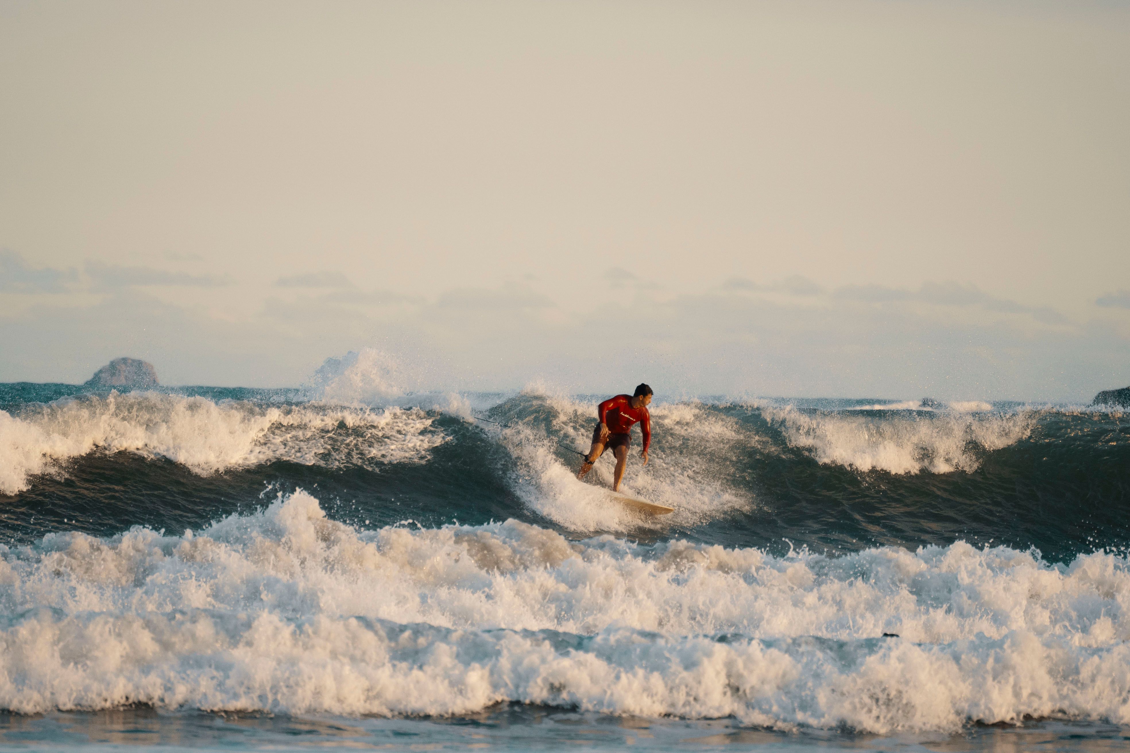 Surf lesson on Kata Beach's swell