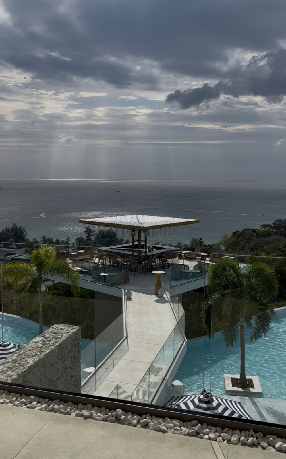 Fira beach club, Kata Noi
